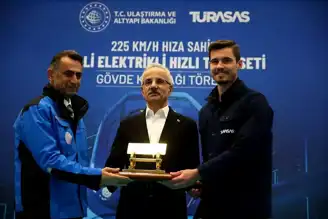 Uraloğlu: Milli Hızlı Tren Gövde Kaynağı Başladı