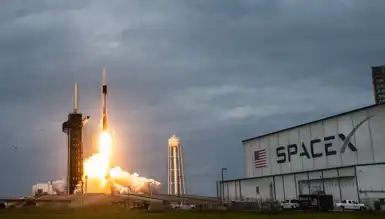 SpaceX, Yeni Nesil Starlink Uydularını Yörüngeye Yerleştiriyor