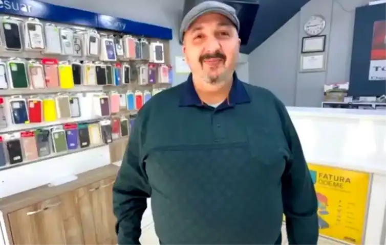 Tokat'ta Esnafı Korkutan Cam Kapı Kazası!